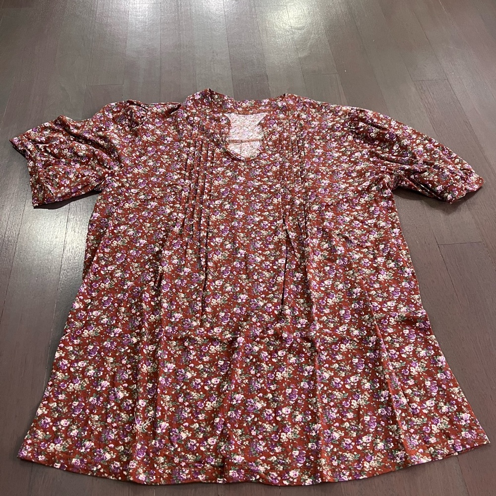 Women's V-neck blouses. Size XL, but fits like L